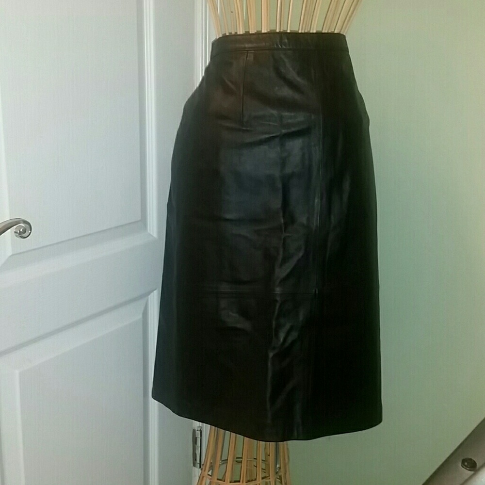 Jacklyn Smith Leather skirt